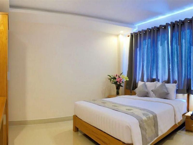 U And Me Hotel Tan Phong Экстерьер фото